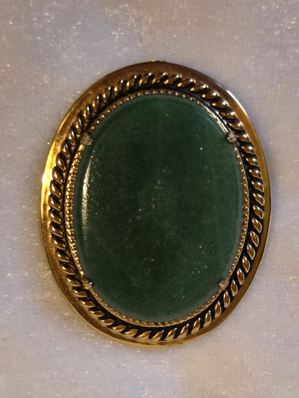 Vintage Unsigned Oval Jadeite Cabochon Gold-tone Brooch / Pendant
